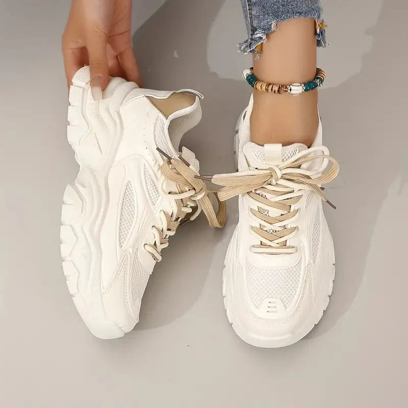 Nova Trendy Sneakers